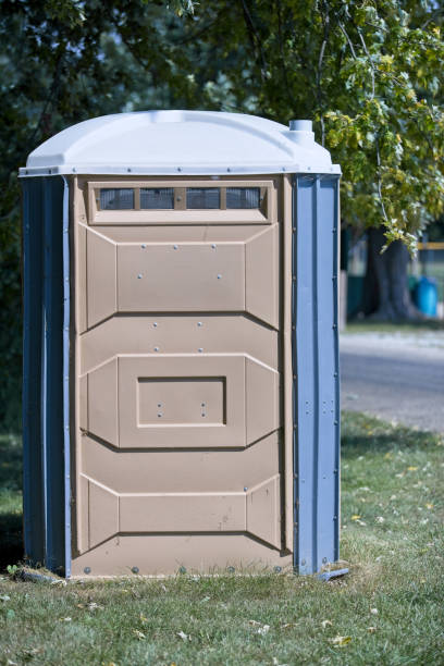 Porta potty delivery and setup in Edgewood, TX